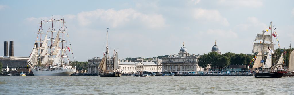 Parade's lead vessels passing Greenwich